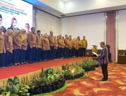 Tina Nur Alam Resmi Dilantik sebagai Ketum IKA FISIP UHO