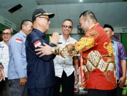 Kunjungi Konsel, Wamen PDTT Berikan Bantuan Modal Bumdes Mitra Sejahtera