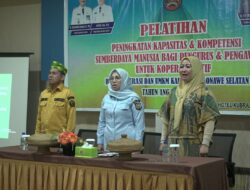Tingkatkan Kapasitas SDM, Dinas Koperasi UMKM Konsel Edukasi Sejumlah Pengurus dan Pengawas