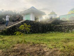 Yayasan Batundu Lestari Indonesia Bersama Pemda Konawe Selatan Tanam Bibit Pohon Buah di Pelataran Masjid Al-Imran