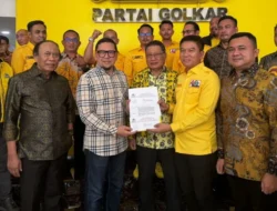 Irham Kalenggo dan Wahyu Ade Pratama Imran Terima SK DPP Golkar untuk Pilkada Konawe Selatan