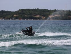 Bersantai dan Berpetualang di Pulau Bokori, Coba Wahana Baru Kayak, Paddle Board dan Jetski!