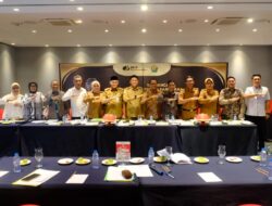 Bupati Konsel Tegaskan Komitmen Perlindungan Tenaga Kerja dalam Paritrana Award 2025