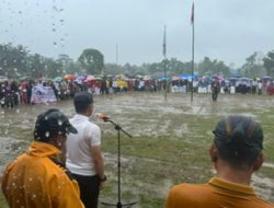 Bupati Konawe Selatan Irham Kalenggo Buka Porseni di Andoolo Meski Diguyur Hujan