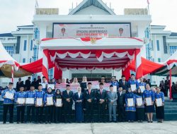 Peringatan Hari Pahlawan di Konawe Selatan Dimeriahkan Pembagian Bantuan Hibah dan Penghargaan Tenaga Kesehatan Teladan